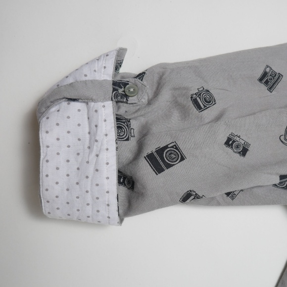 Style & Co Grey Camera Print Crop Tie Button Down - Picture 4 of 5